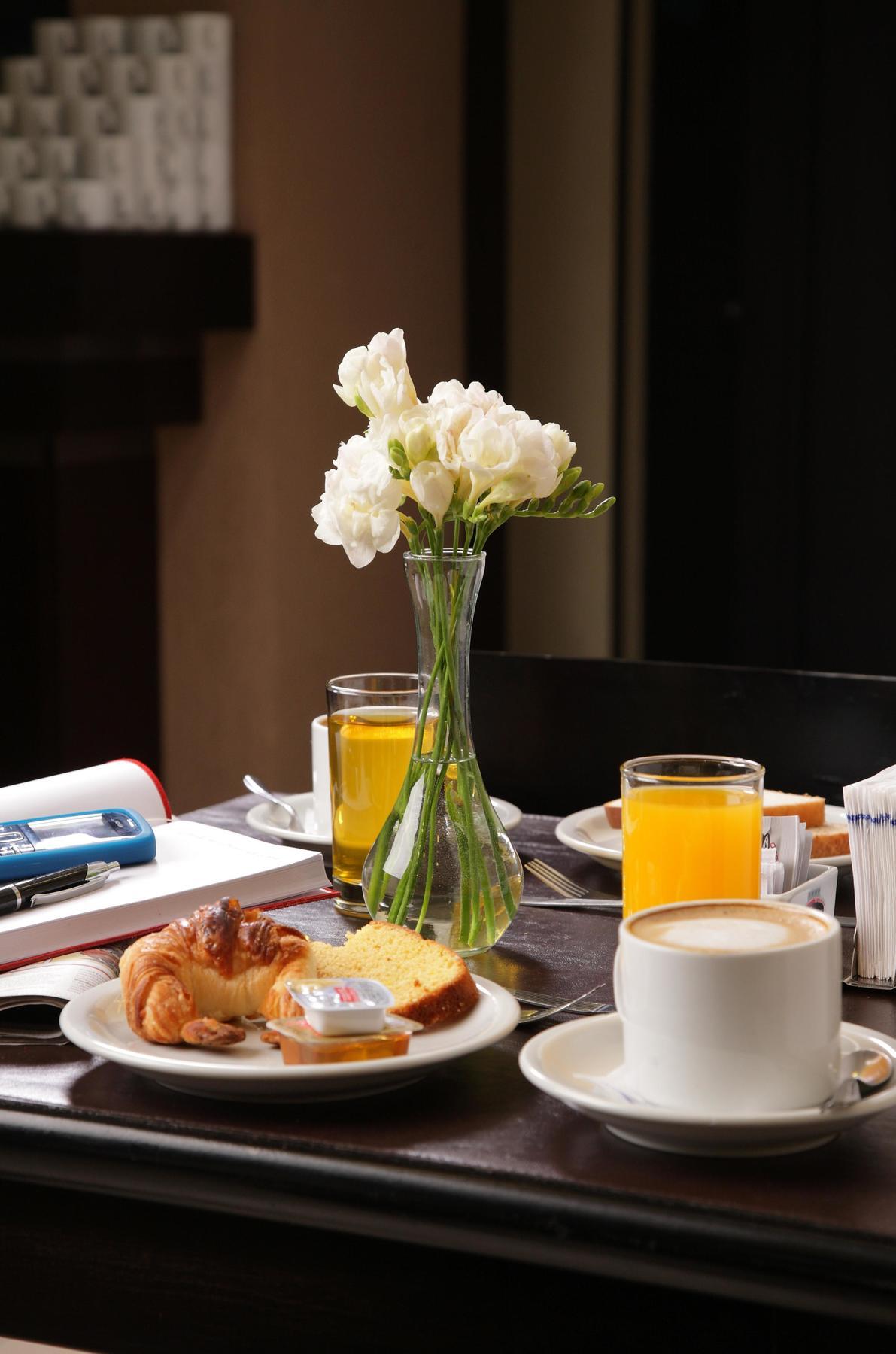 Viasui Hotel Buenos Aires Bagian luar foto