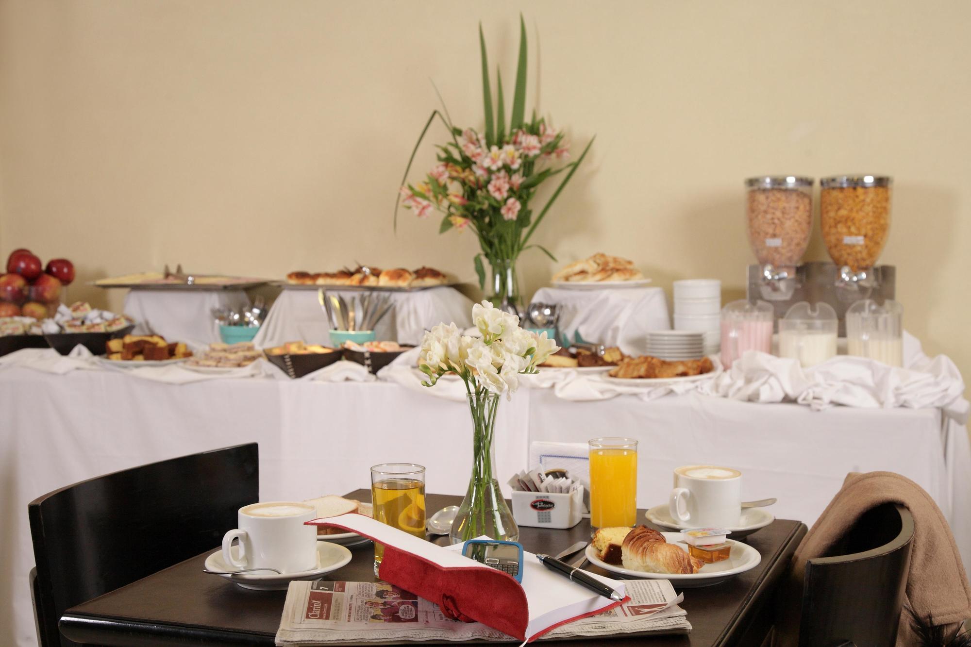 Viasui Hotel Buenos Aires Bagian luar foto